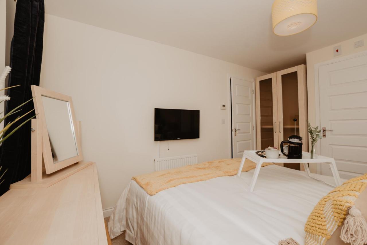 Coyle House, 3 Bed,Corby, Super Kings Or Twins, Driveway, Free Wi-Fi, Corporates Welcome Buitenkant foto