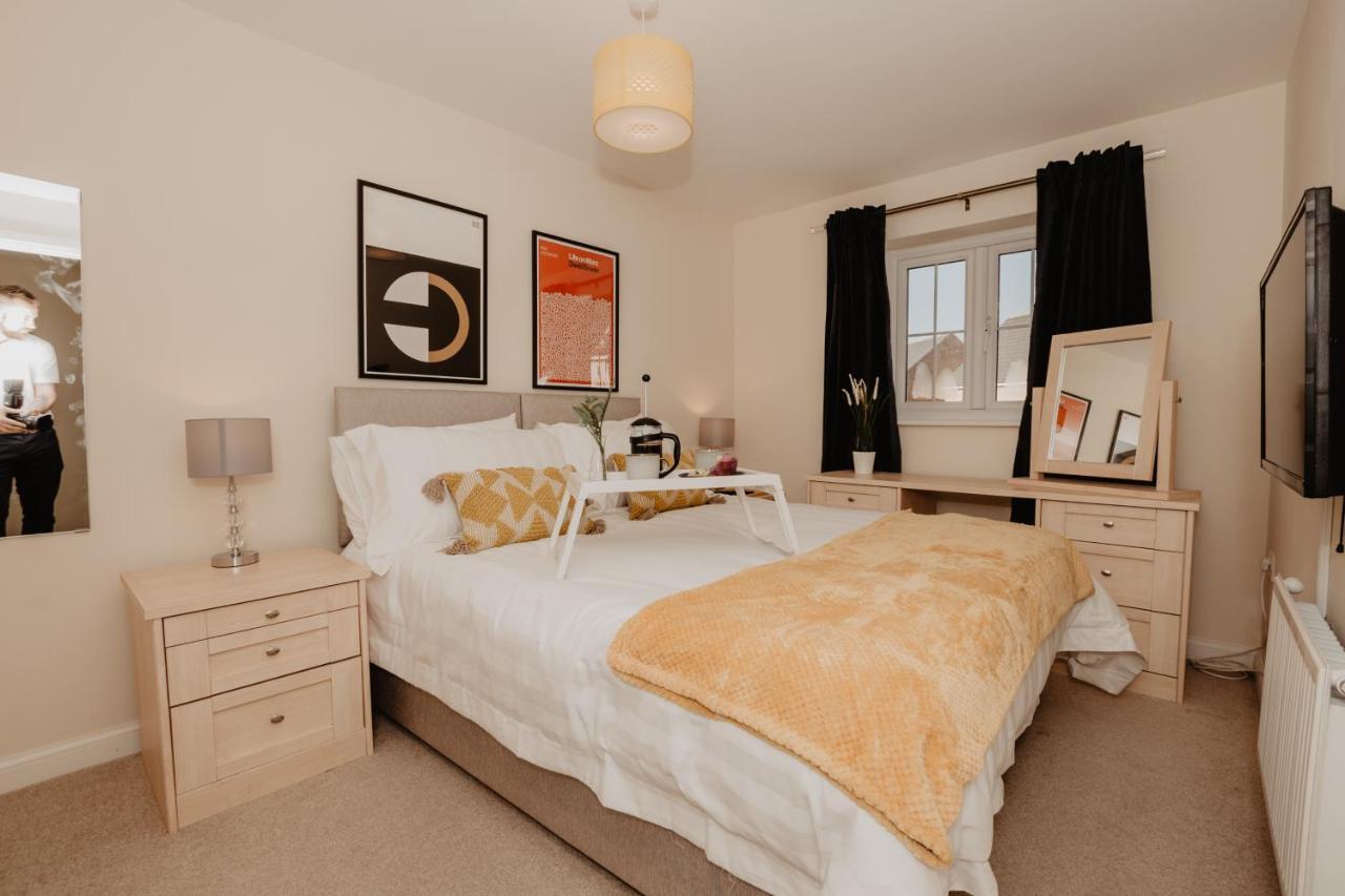 Coyle House, 3 Bed,Corby, Super Kings Or Twins, Driveway, Free Wi-Fi, Corporates Welcome Buitenkant foto