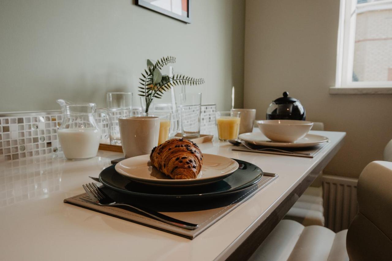 Coyle House, 3 Bed,Corby, Super Kings Or Twins, Driveway, Free Wi-Fi, Corporates Welcome Buitenkant foto