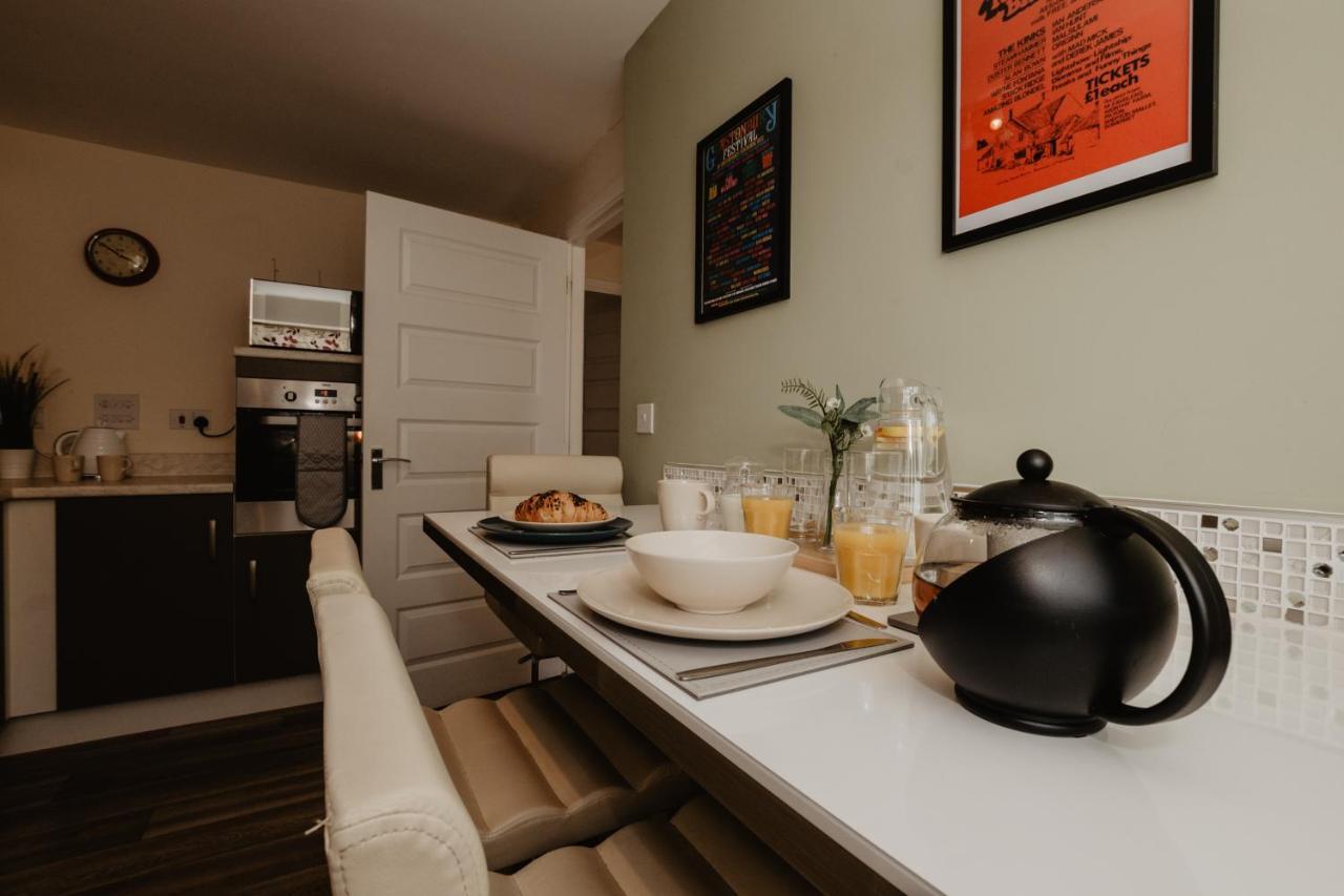 Coyle House, 3 Bed,Corby, Super Kings Or Twins, Driveway, Free Wi-Fi, Corporates Welcome Buitenkant foto